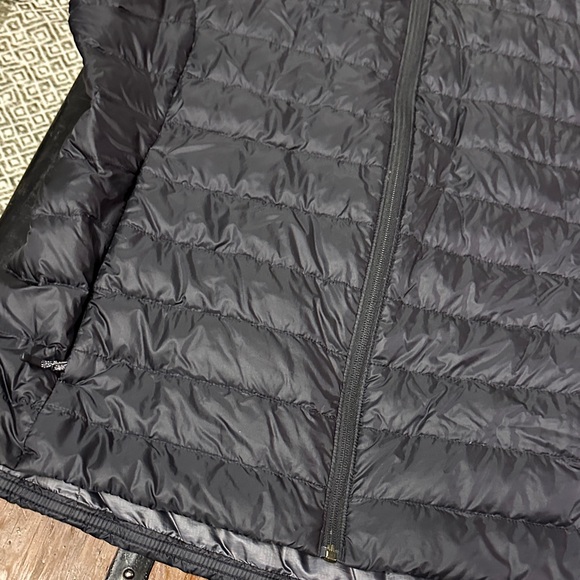 REI Women’s Black Down Puffer Vest - Picture 4 of 6